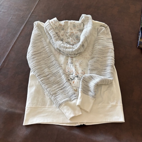 White Women's Jacket with Gold Castle Embroidery - Picture 2 of 5